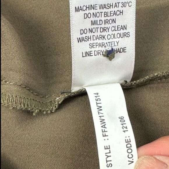 FAME FOREVER Women’s Olive Brown Button Down Long Sleeve Top Sz L - Picture 8 of 8